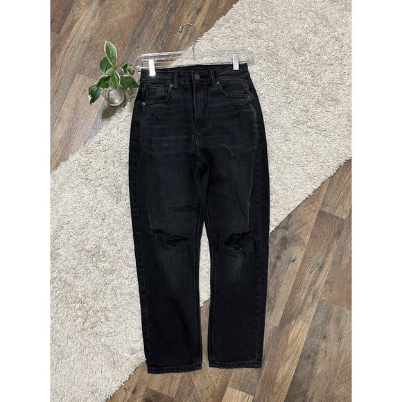 American Eagle Size 00 X-Short Black Distressed High-Rise Mom Striaght Jeans - Picture 1 of 7